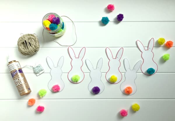 bunny banner pom-pom 