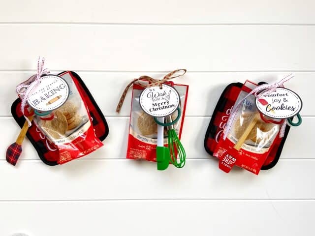 Christmas Pot Holder Gift Oven Mit Gift, Neighbor Gift, Teacher Gifts,  Christmas Gifts for a Baker, Holiday Baking Set 